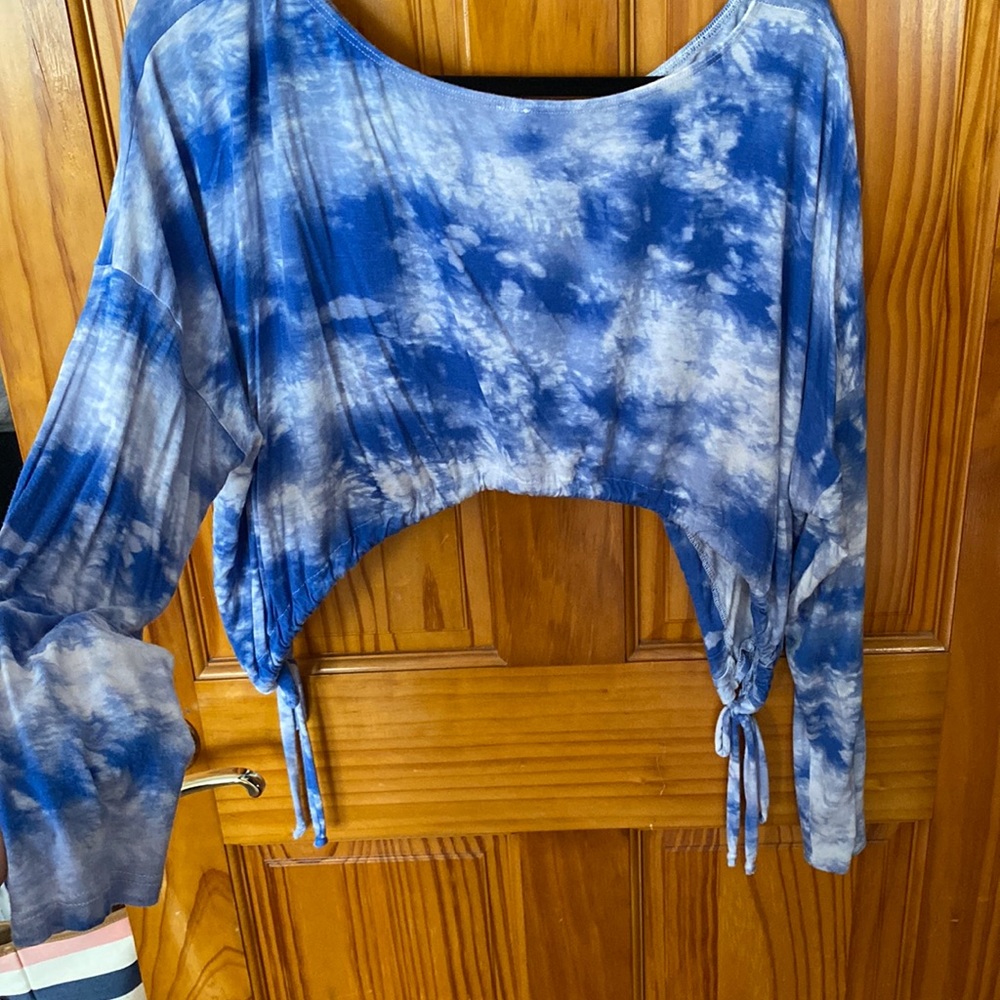 Tie dye crop pullover